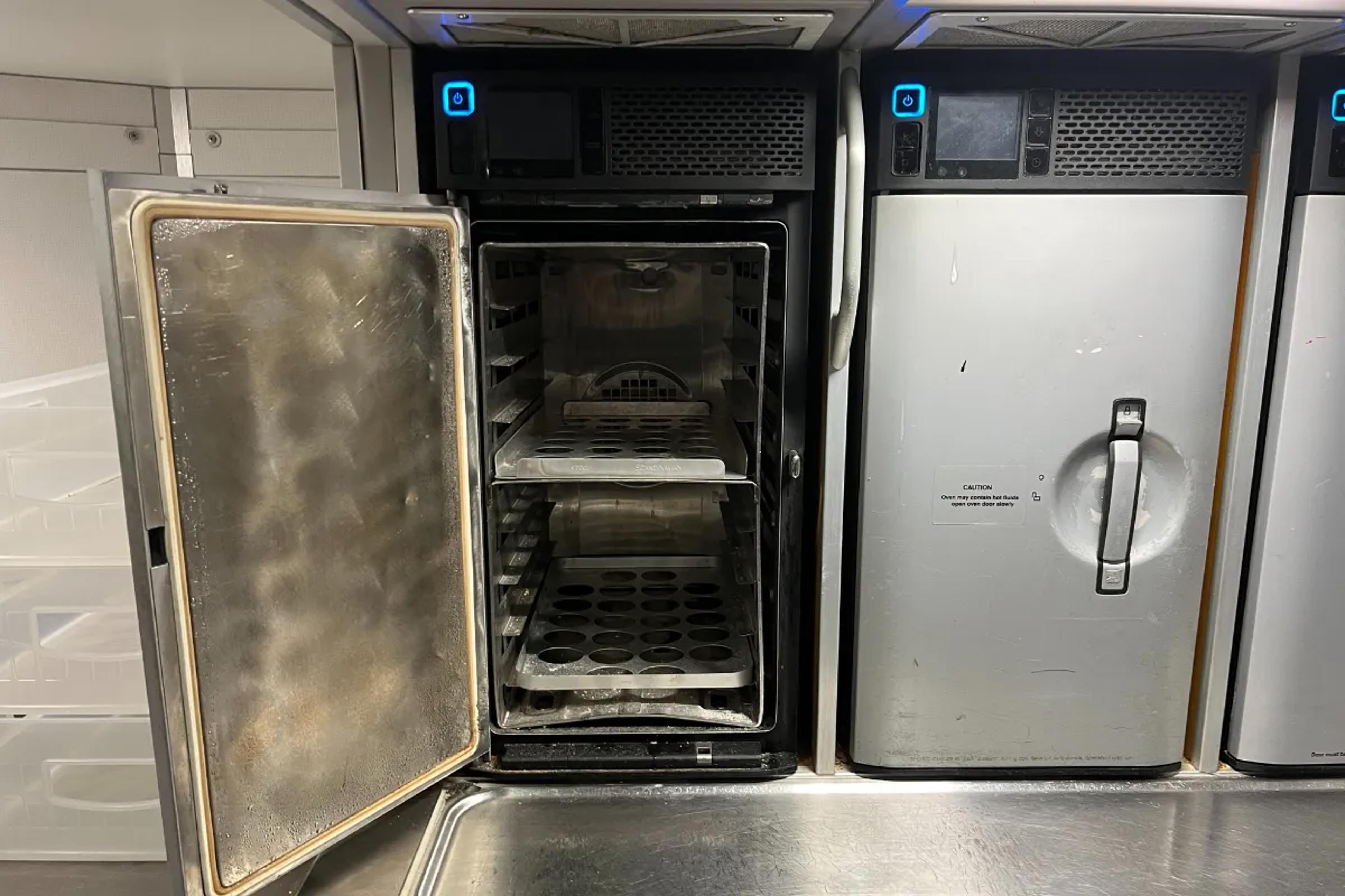 Ovne i galleyet på SAS' Airbus A350.